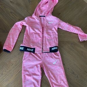 The Cutest Nike Dri-Fit Toddler Set! 3T Pink!